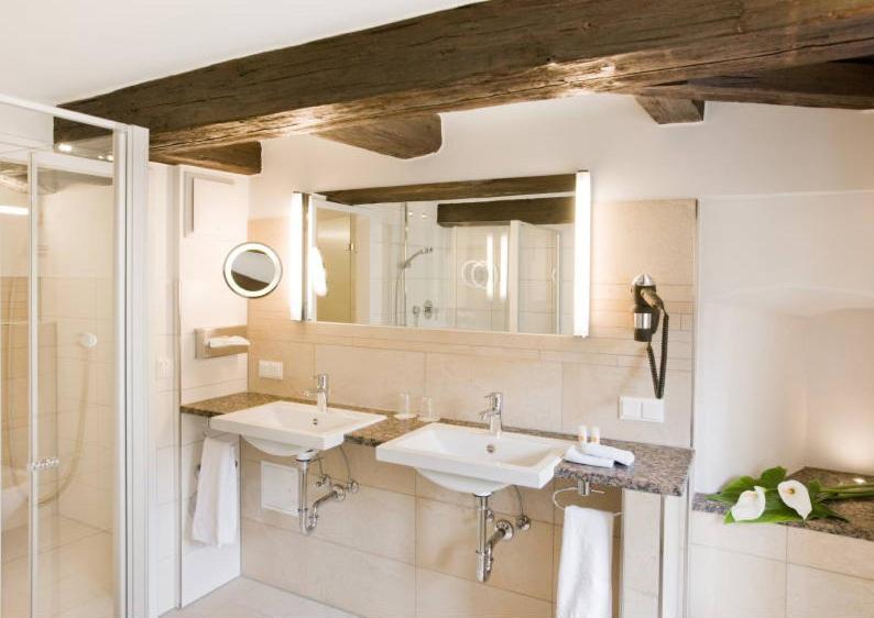 Hotel Muenchner Hof Und Blauer Turm Regensburg Room photo