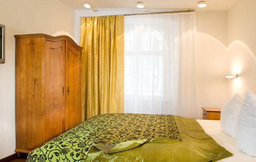 Hotel Muenchner Hof Und Blauer Turm Regensburg Room photo