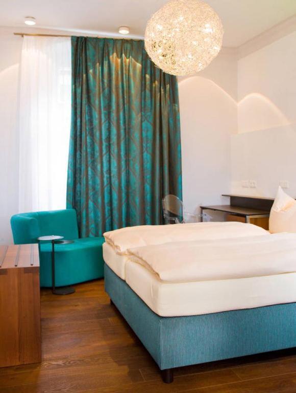 Hotel Muenchner Hof Und Blauer Turm Regensburg Room photo